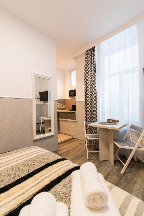 Okbrasov - Apartment & Studio In The Heart Of Old Town, Moments Away From The Black Church Extérieur photo