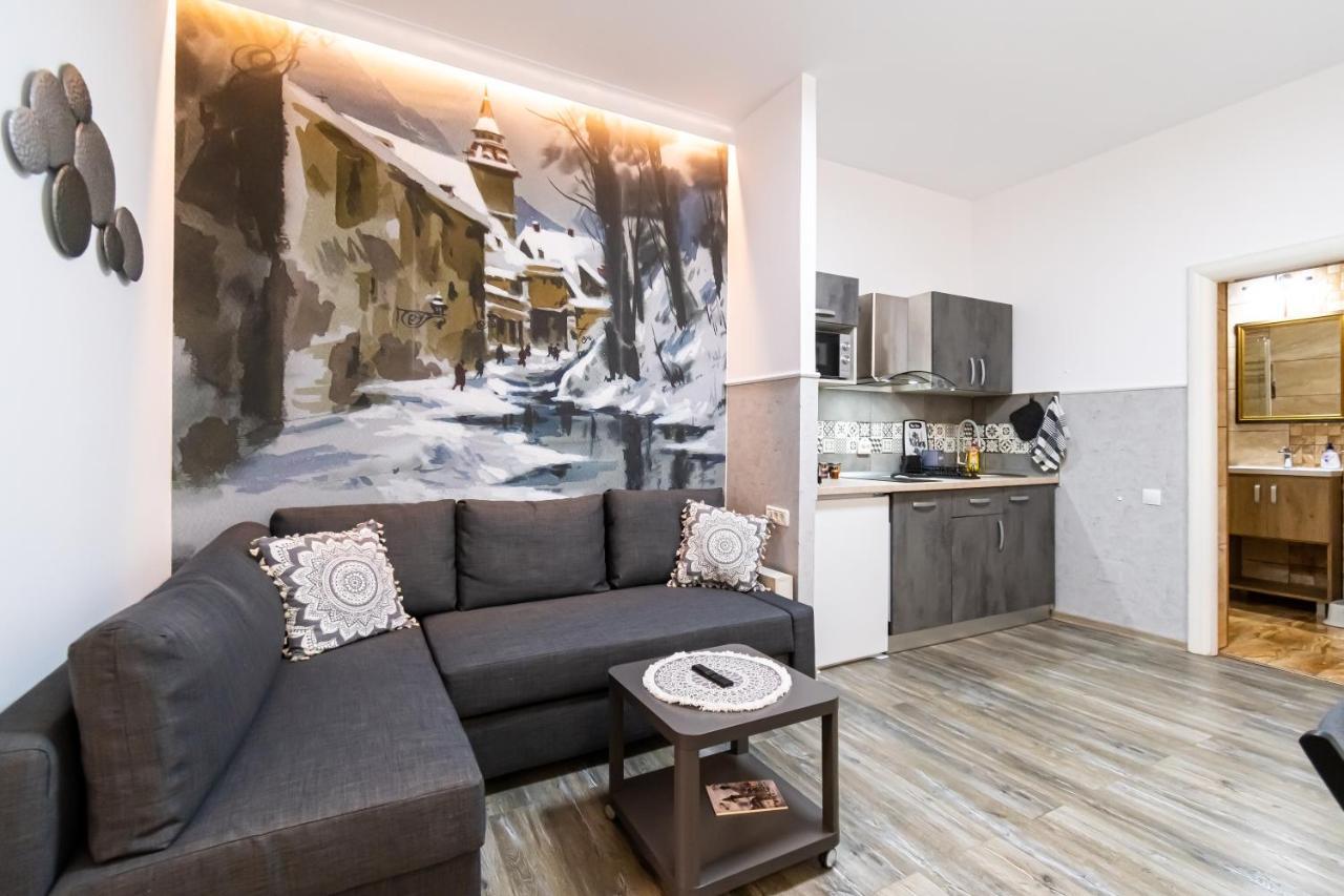 Okbrasov - Apartment & Studio In The Heart Of Old Town, Moments Away From The Black Church Extérieur photo