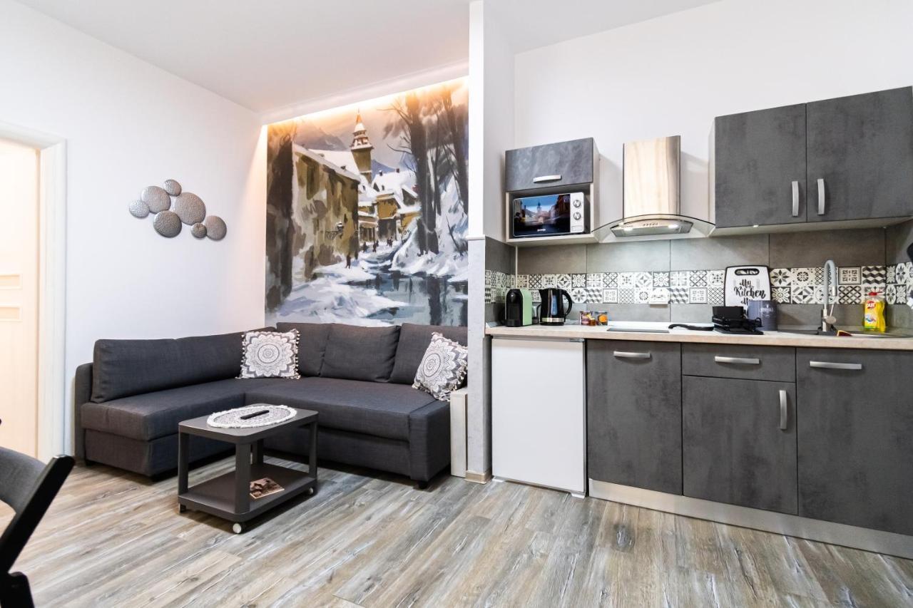 Okbrasov - Apartment & Studio In The Heart Of Old Town, Moments Away From The Black Church Extérieur photo
